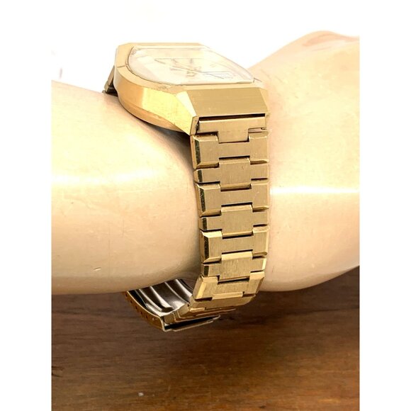 Bulova Accutron Men's Watch Vintage 1970's N7 Swiss Quartz 3669 Gold Steel 35mm - Picture 14 of 16